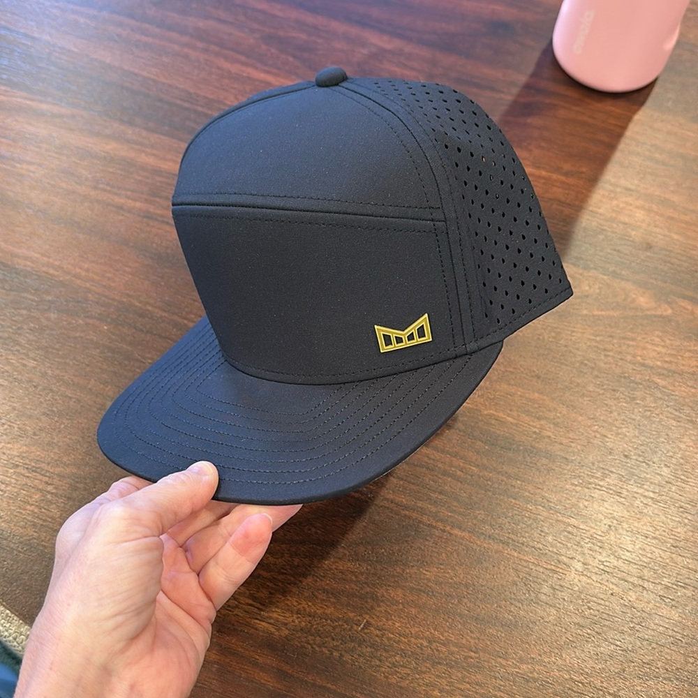 Melin hat, Hydro trenches icon. Black/Gum Classic. SnapBack, Small-Large